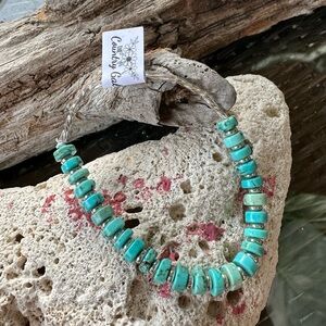 Handmade Turquoise Stretch Bracelet - 7”